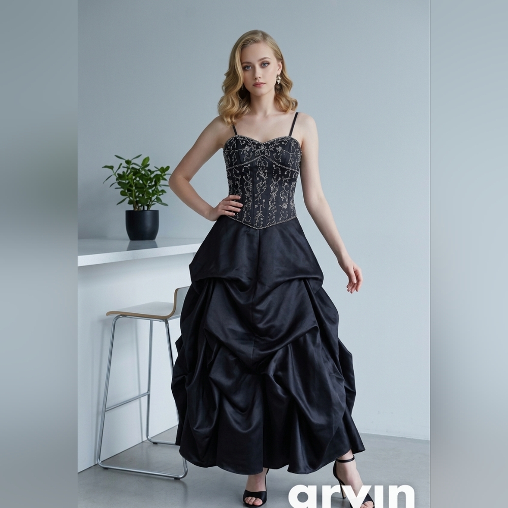 Elegant Black Corset Ball Gown/Prom Dress with Embroidered Bodice
